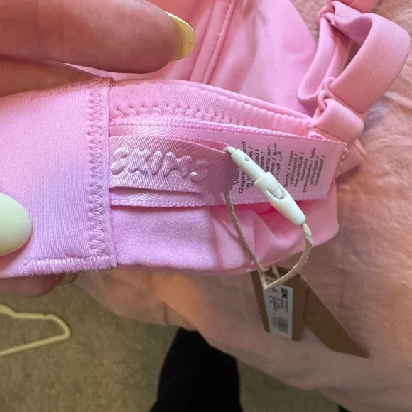 Skims Pink Lace “Fits Everybody” Bra - Picture 3 of 6